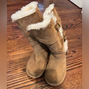 Ugh Girls Winter Boots Size 2